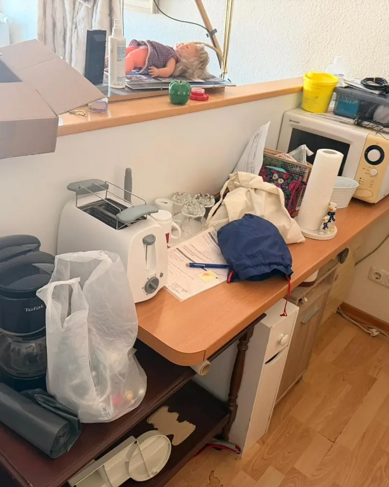 Messie-Wohnung Karlsruhe — Referenz: Arbeitszimmer vor der Räumung