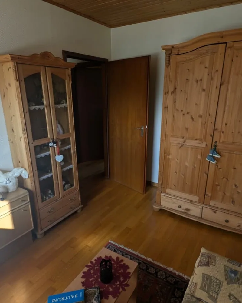 Wohnungsauflösung Bühl — Referenz: Schlafzimmer mit Schränken vor der Räumung