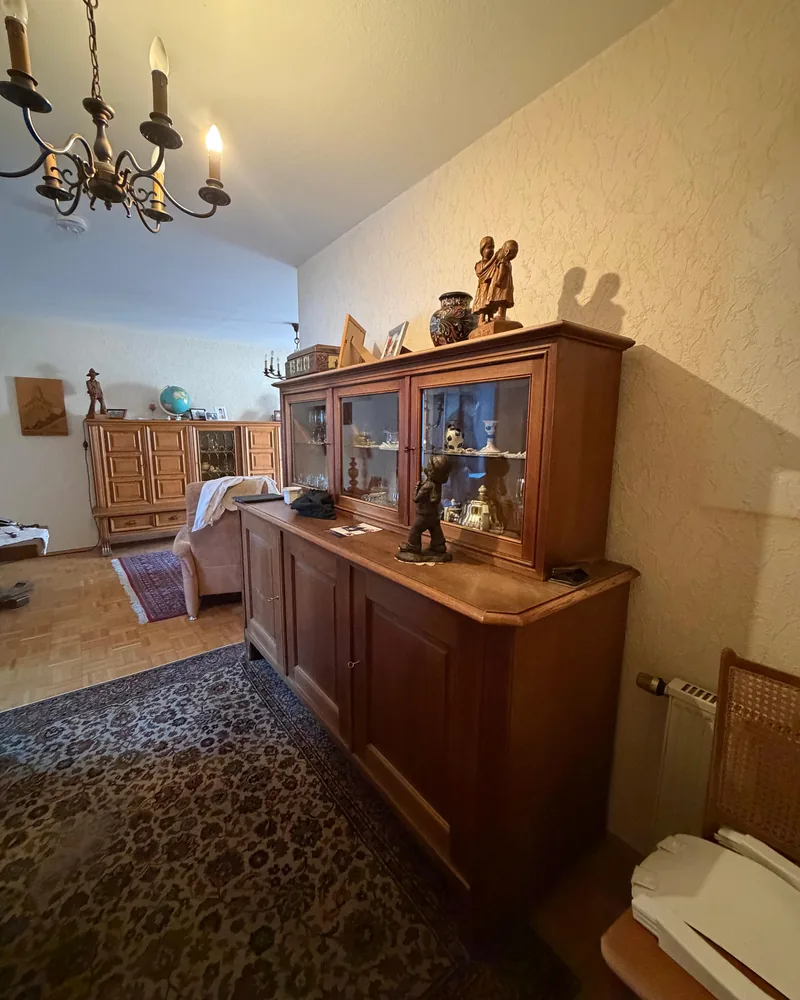 Entrümpelung Bad Wildbad — Wohnzimmer vor der Räumung, voll möbliert