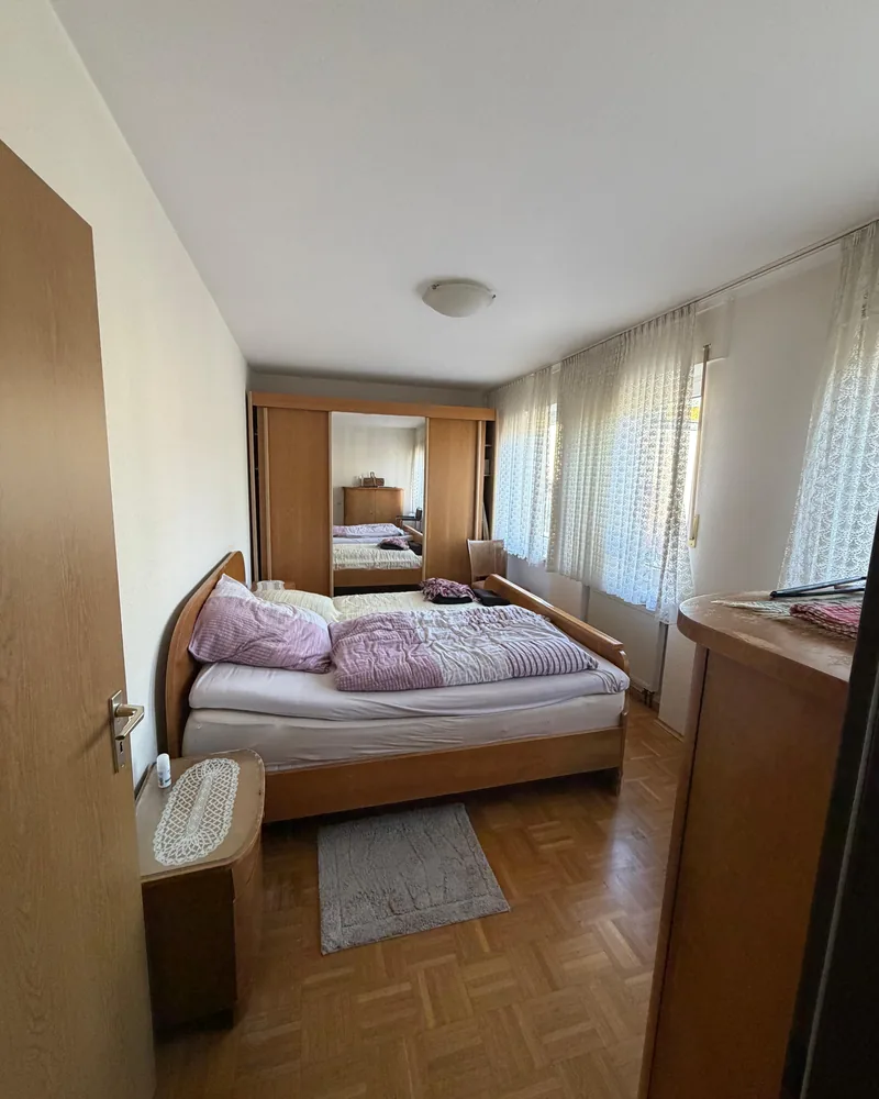 Entrümpelung Kuppenheim — Schlafzimmer vor der Räumung, voll möbliert